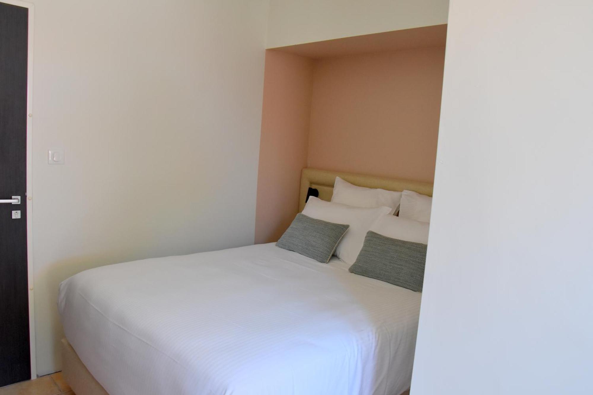 Logis Hotel Restaurant Le Kalliste Hyeres Ngoại thất bức ảnh