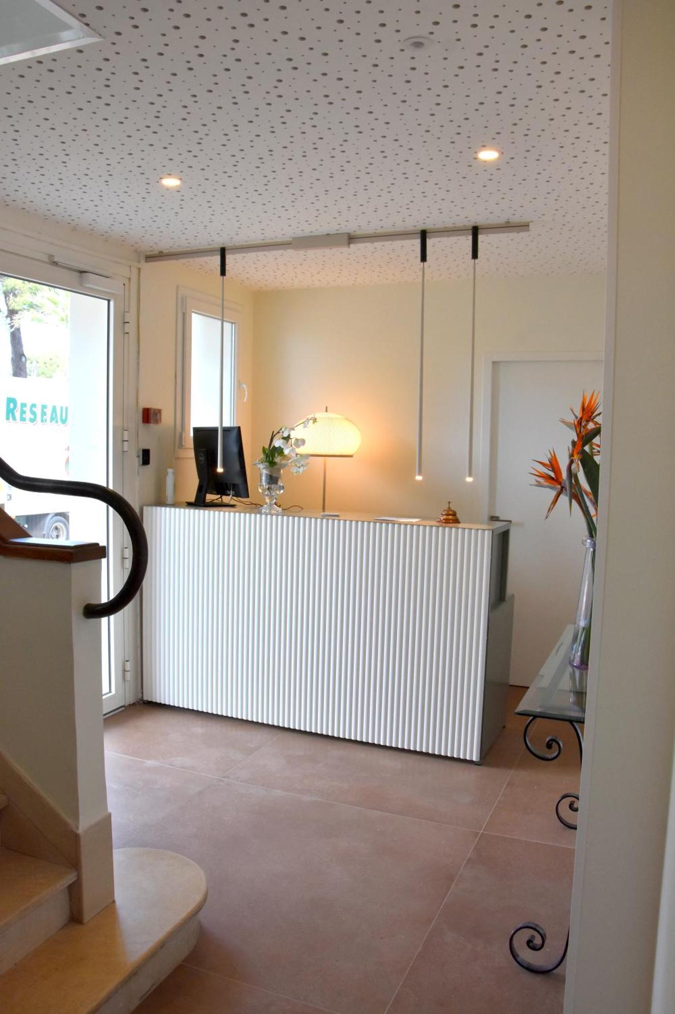 Logis Hotel Restaurant Le Kalliste Hyeres Ngoại thất bức ảnh