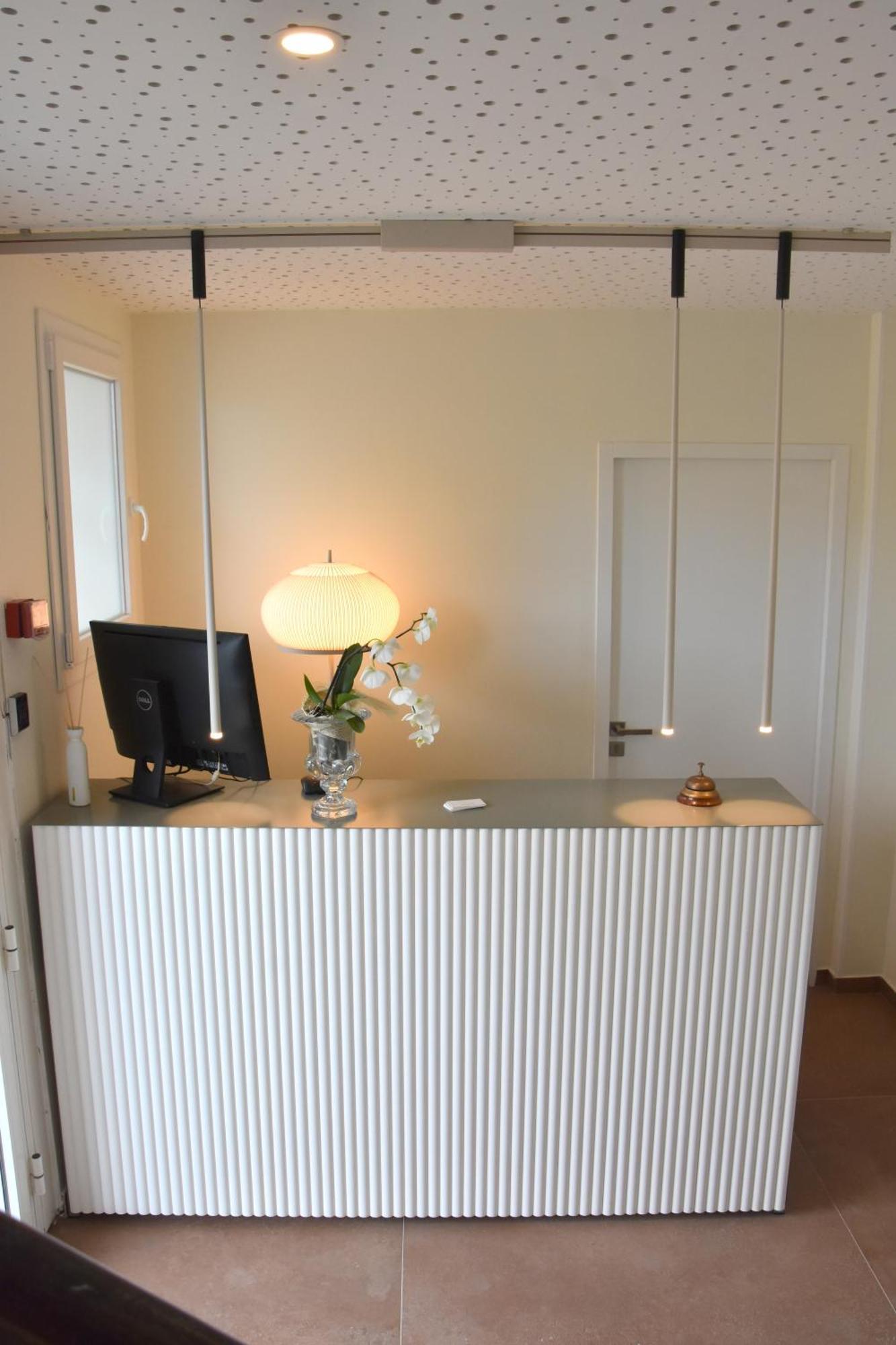 Logis Hotel Restaurant Le Kalliste Hyeres Ngoại thất bức ảnh